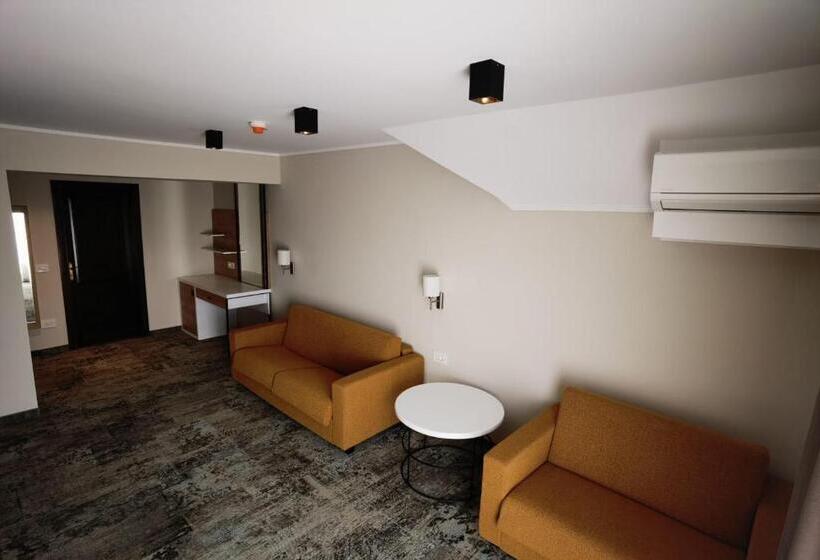 Family Suite, Pensiunea Carmena