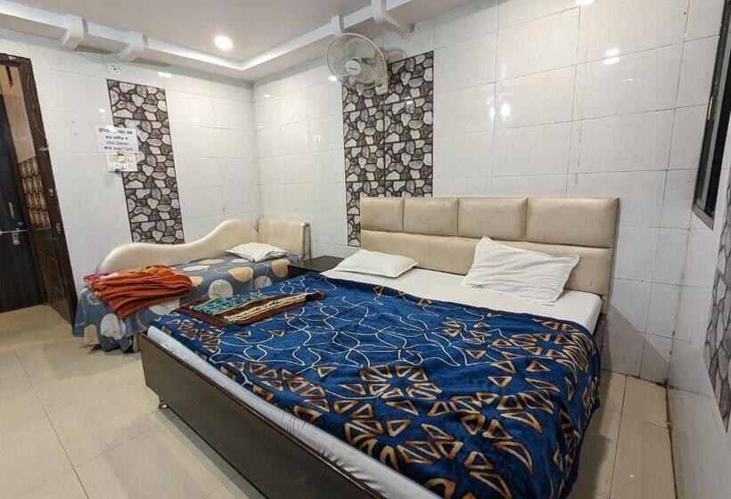 Трехместный Номер Deluxe, Shikhar Inn