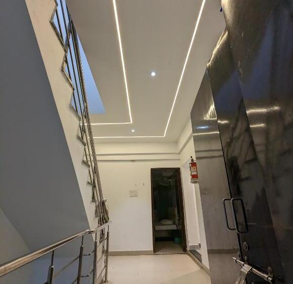 Семейный Номер, Shikhar Inn