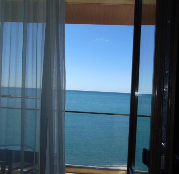 Номер Deluxe Вид на Море с Балконом, Royal Grand Hotel And Spa   All Inclusive And Free Beach Accsess