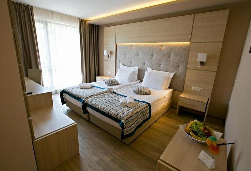 Номер Deluxe Вид на Парк, Royal Grand Hotel And Spa   All Inclusive And Free Beach Accsess