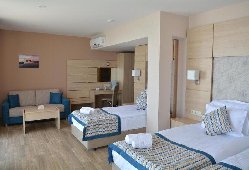 Семейный Номер, Royal Grand Hotel And Spa   All Inclusive And Free Beach Accsess
