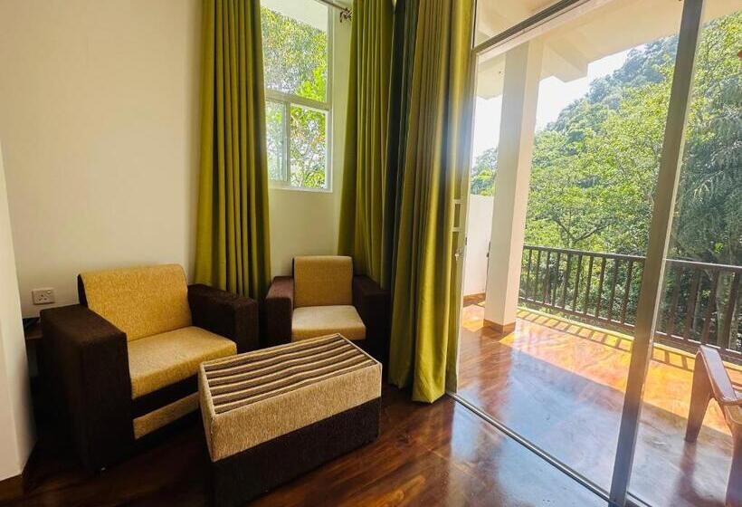 Номер Deluxe с Балконом, River Splendour Home Stay