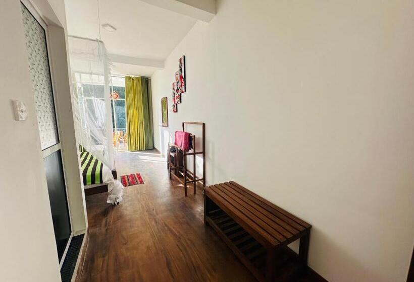 Номер Deluxe с Балконом, River Splendour Home Stay