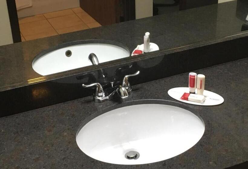 Студия Стандарт, Days Inn By Wyndham Phenix City Near Fort Moore