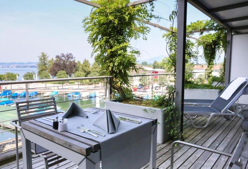 סוויטת ג'וניור, Marina Lachen