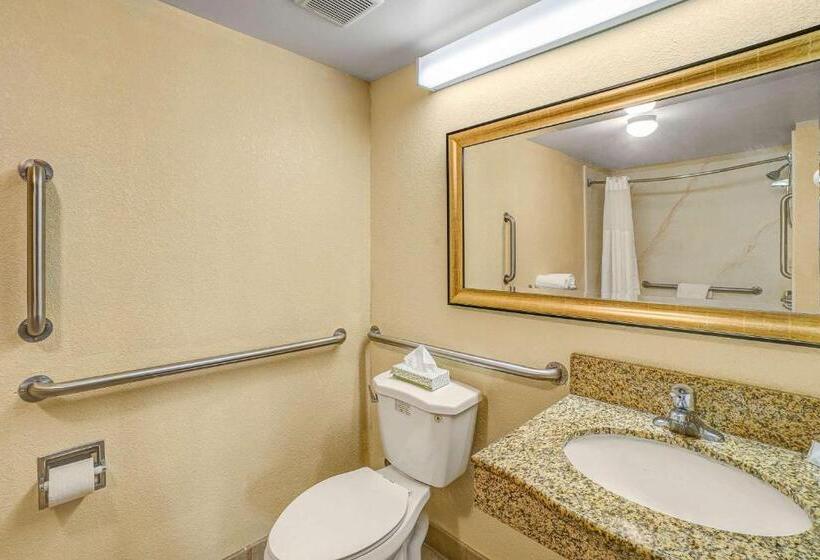 Четырехместный Номер Deluxe, Motel 6 Lester   Philadelphia Airport