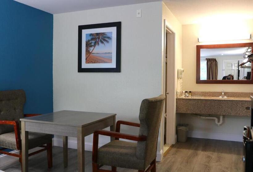 اتاق استاندارد با تخت بزرگ, Sunbird Cape Cod Resort