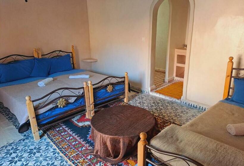 标准三人间, Riad Assia Foum Zguid