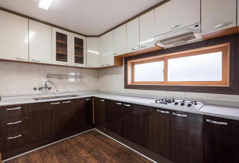 Family Suite, Sasang J