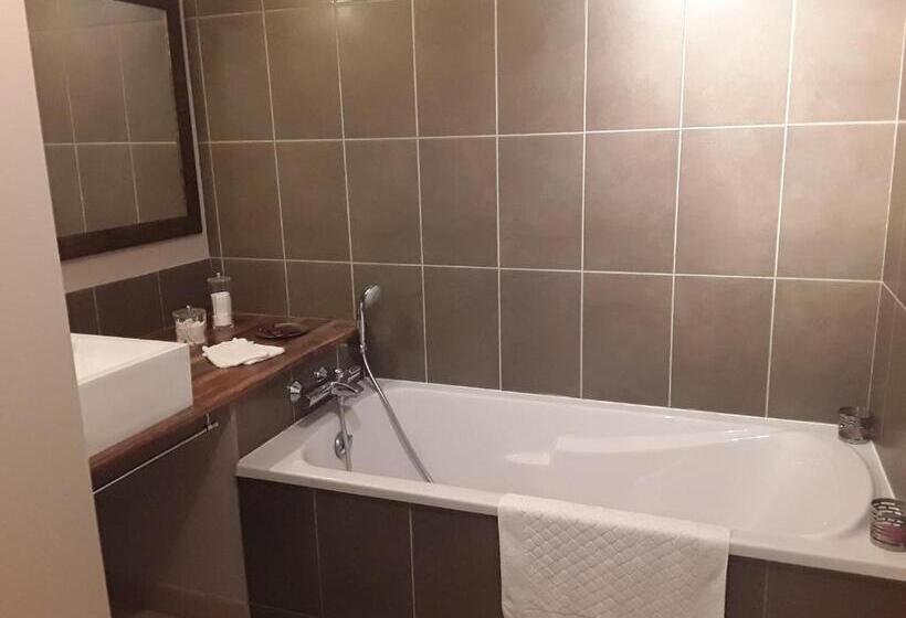 اتاق لوکس, Escampette