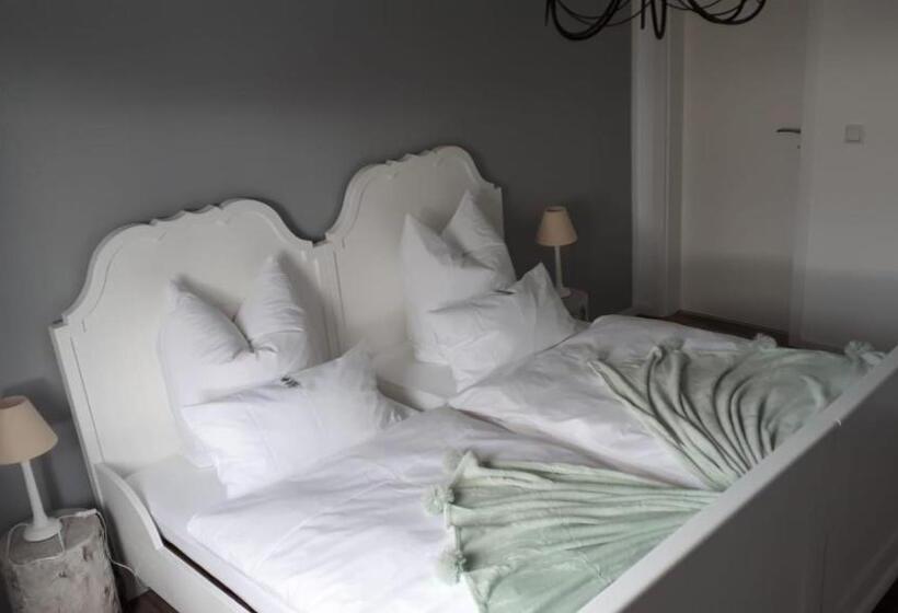 Апартаменты 2 Спальни, Guest House Dommitzsch