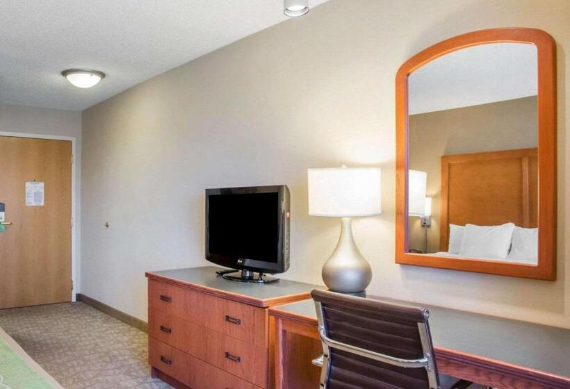 Номер Стандарт Кровать Кинг Адаптированный для Инвалидов, Comfort Inn & Suites West Chester   North Cincinnati