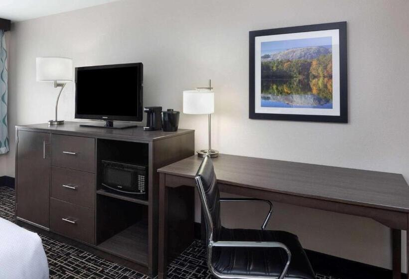 Номер Deluxe, La Quinta By Wyndham Snellville   Stone Mountain