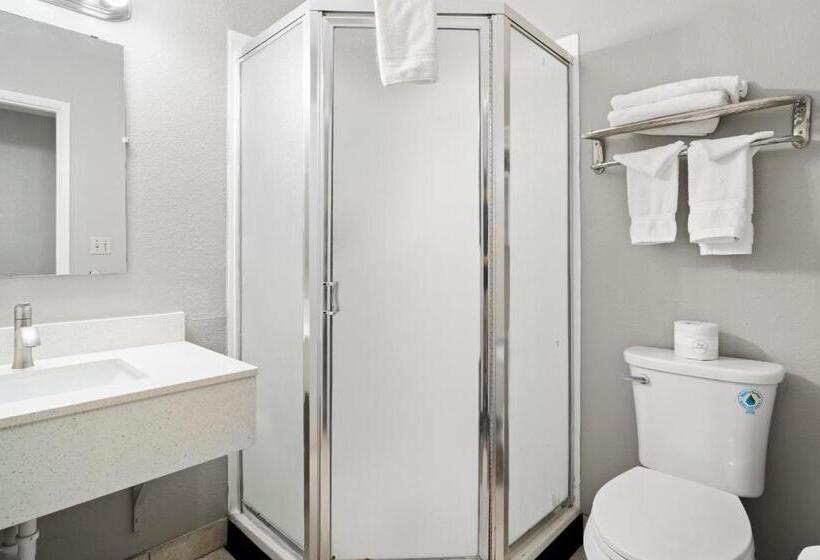 Номер Deluxe Кровать Кинг, Travelers Inn Medford