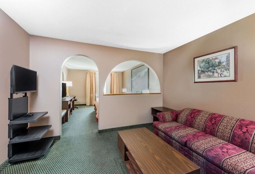 Студия Deluxe, Super 8 By Wyndham Winfield Quail Ridge Area