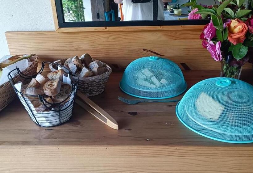 Номер Deluxe с Балконом, Relais De La Tour