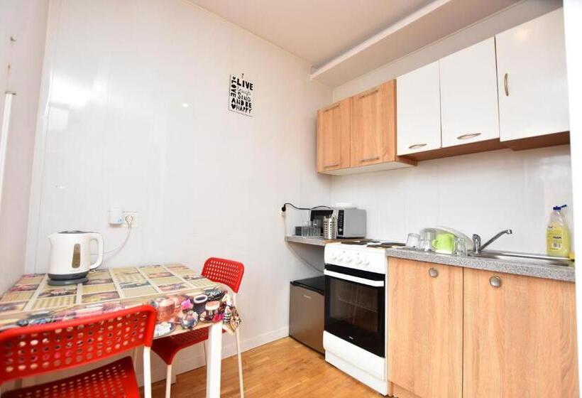 غرفة قياسية رباعية حمام مشترك, City Central Hostel   Pokoje Prywatne
