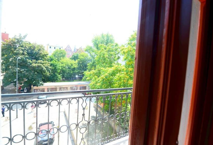 غرفة قياسية حمام مشترك, City Central Hostel   Pokoje Prywatne