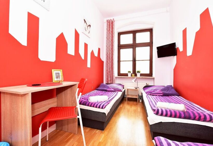 غرفة قياسية رباعية حمام مشترك, City Central Hostel   Pokoje Prywatne