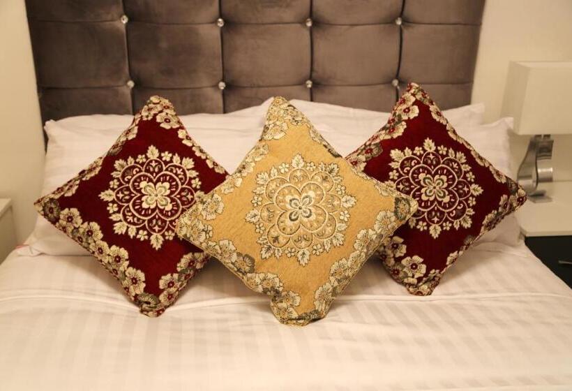 Номер Deluxe Вид на Сад, Atz&h Inn