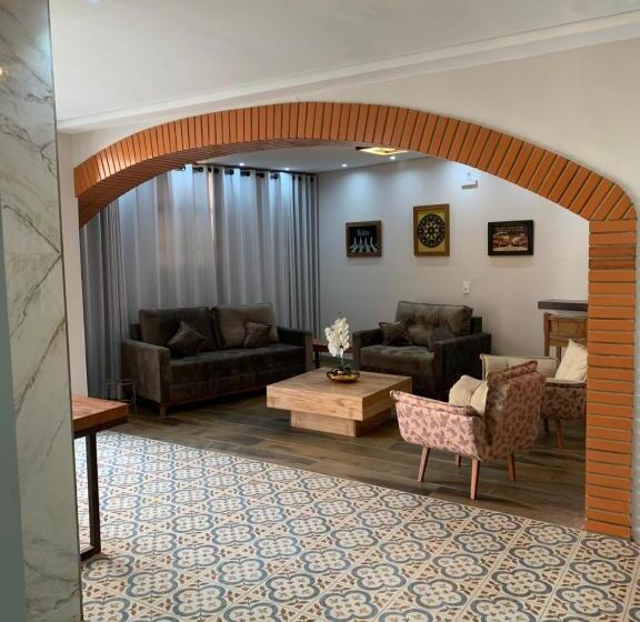 غرفة إدارية ثلاثية, Aliança Barbacena