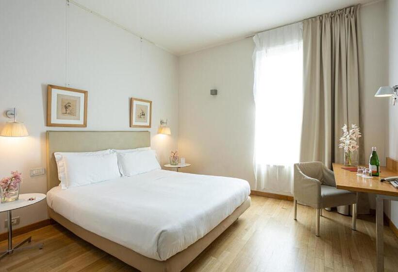 Номер Стандарт, Cosmo Hotel Palace