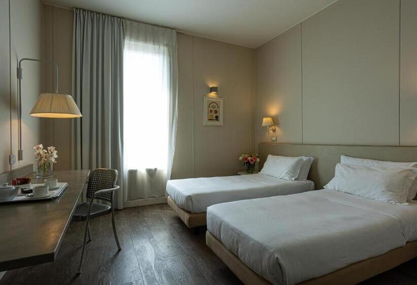 Семейный Номер Классика, Cosmo Hotel Palace