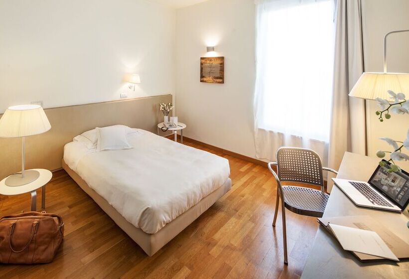 Номер Стандарт Трехместный, Cosmo Hotel Palace