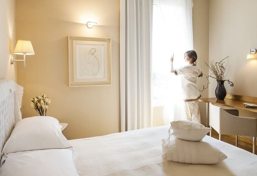 Трехместный Номер Классика, Cosmo Hotel Palace