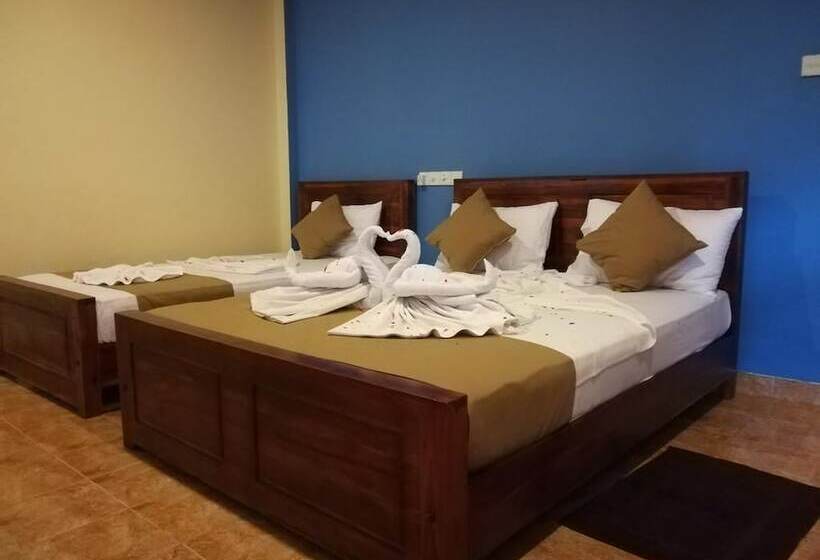 Трехместный Номер Deluxe, Araliya