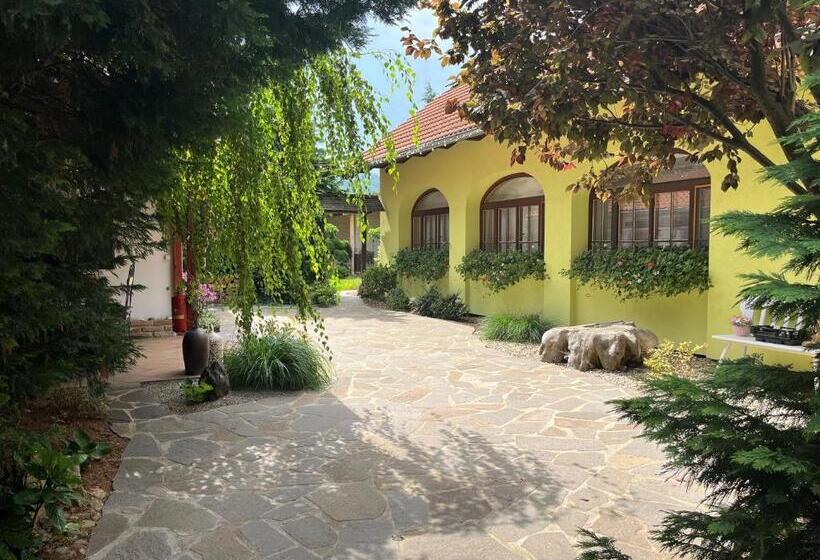 Номер Стандарт Трехместный, Penzion Primášé