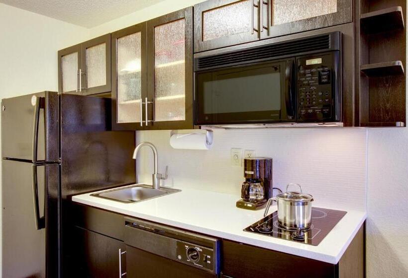 Люкс, Candlewood Suites Raleigh Crabtree, An Ihg