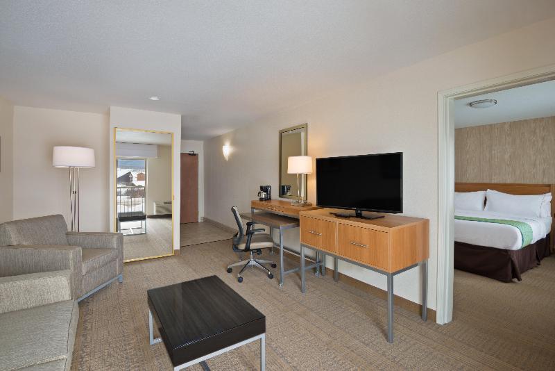 Люкс Кровать Кинг, Holiday Inn Express Hotel & Suites Fraser Winter Park Area, An Ihg