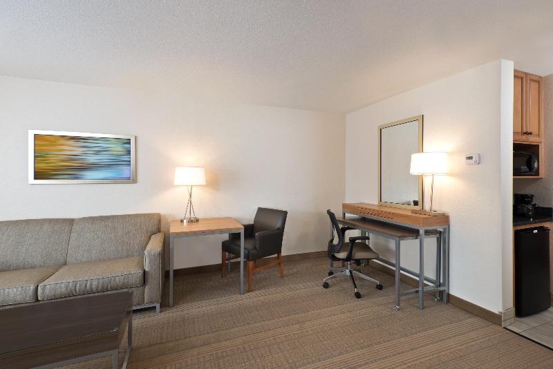 Люкс Кровать Кинг, Holiday Inn Express Hotel & Suites Fraser Winter Park Area, An Ihg