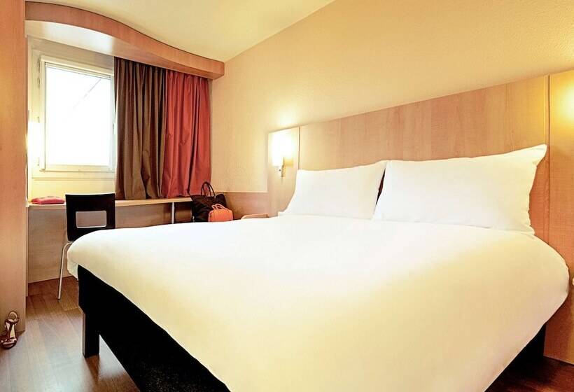스탠다드 룸 더블 침대, Ibis Manosque Cadarache