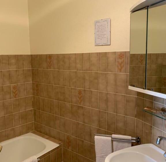 Номер Стандарт с Террасой, Auberge De Saugras