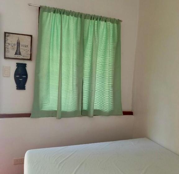 이코노미 룸, Mil's Hillside Tourist Inn