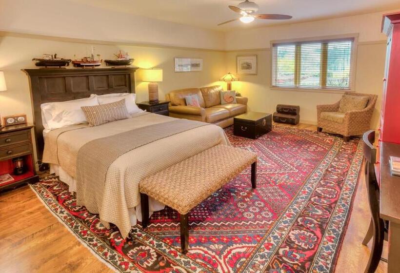 스탠다드 스튜디오, The Eagle Harbor Inn