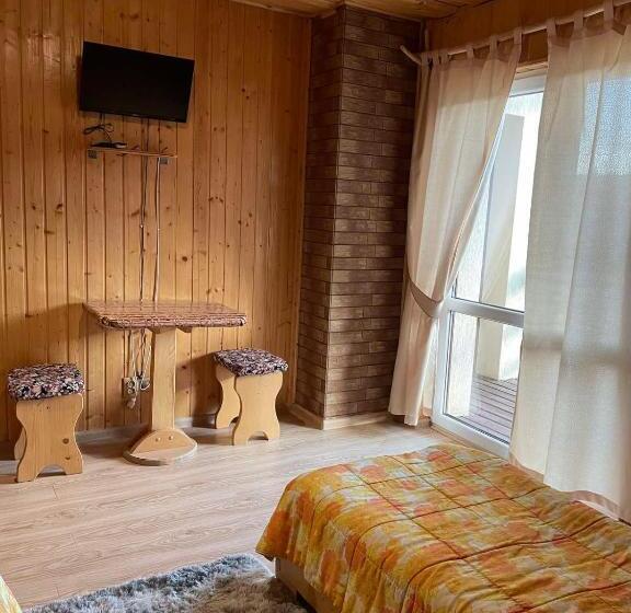 Номер Стандарт Совместная Ванная, Sadyba Sunny House