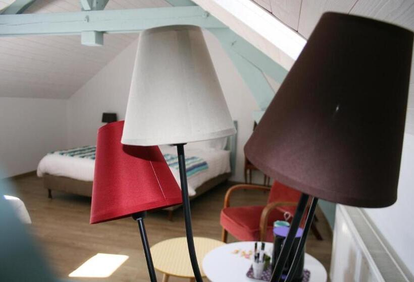 Номер Стандарт, Au Relais De Chaussy