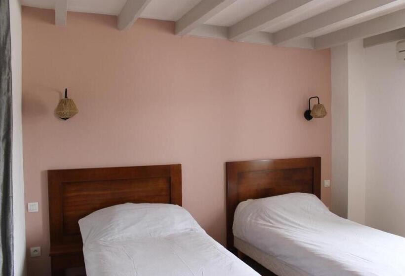 Family Suite, Etchoinia