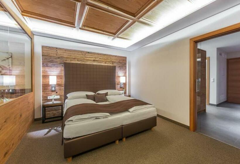 可观山景的小型套房, Maraias   Luxury Suites & Apartments