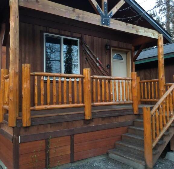 Family Suite, Summit Lake Lodge