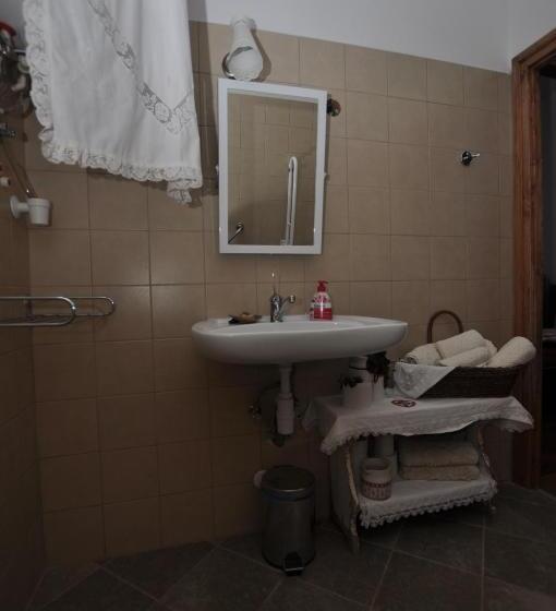 Семейный Номер, Míves Vendégház