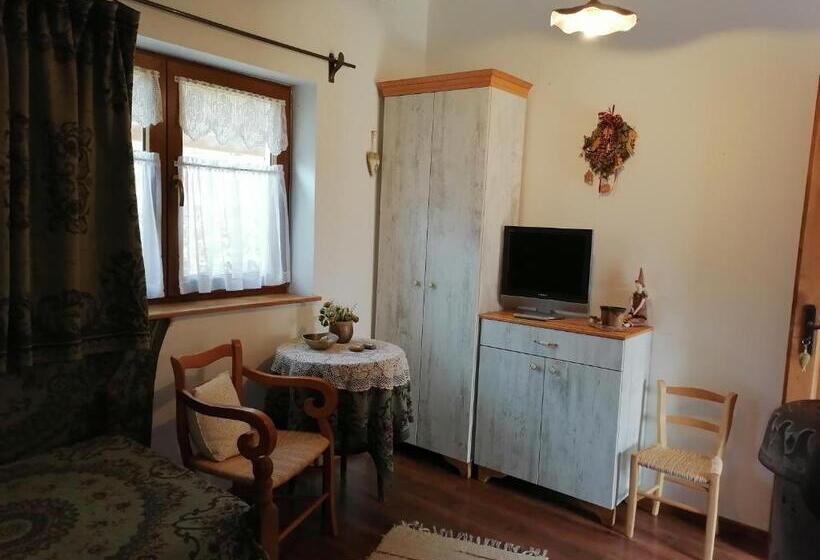 Номер Стандарт, Míves Vendégház