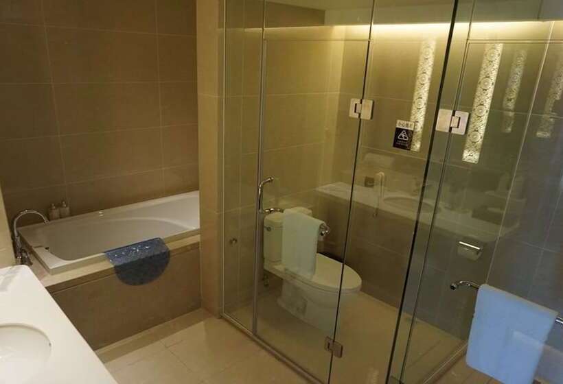 디럭스 스위트, Don Chan Palace Hotel & Convention