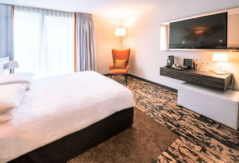 Номер Премиум, Radisson Blu Hotel, Paris Boulogne