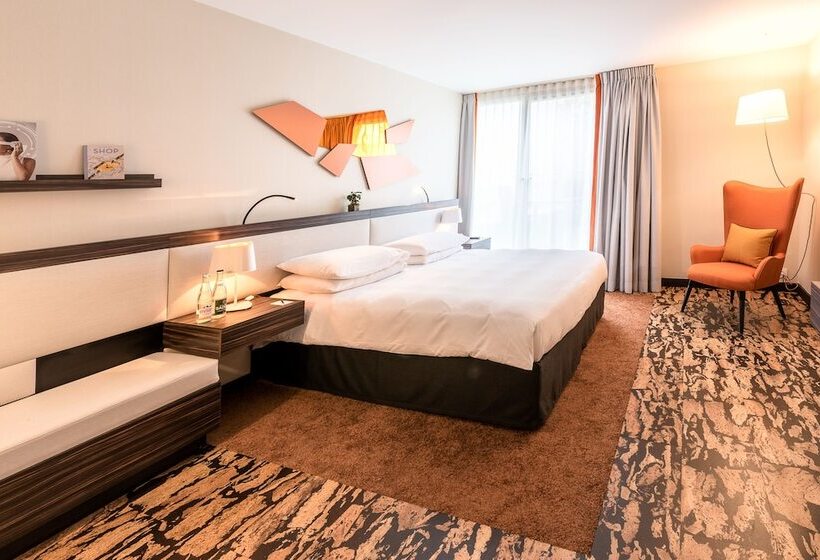 Номер Superior, Radisson Blu Hotel, Paris Boulogne