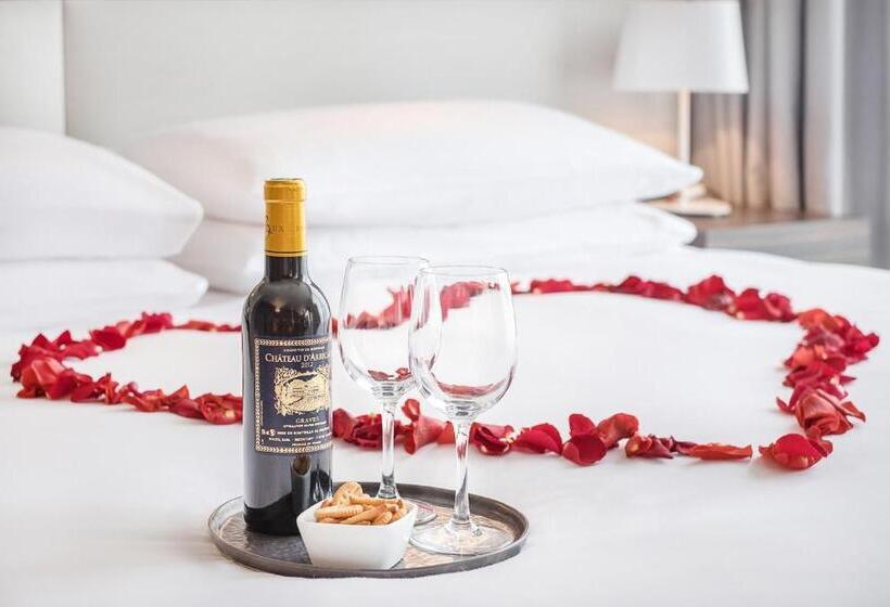 Номер Премиум, Radisson Blu Hotel, Paris Boulogne